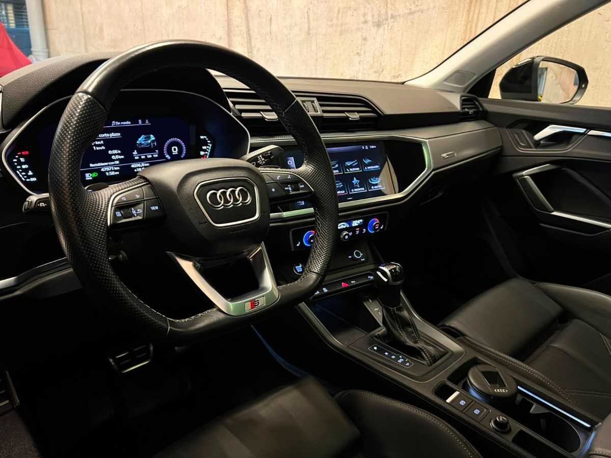 Audi Q3 — foto 10 de 27
