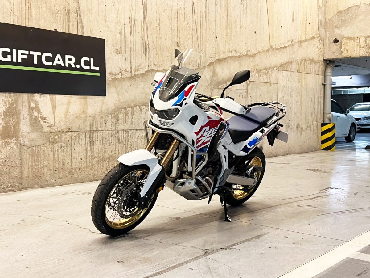HONDA CRF AFRICA TWIN ADVENTURE 2025 ÚNICO DUEÑO - FULL MOTOR