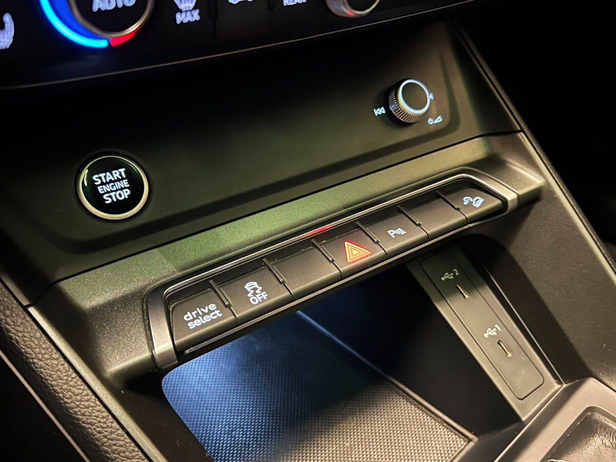 Audi Q3 — foto 20 de 27