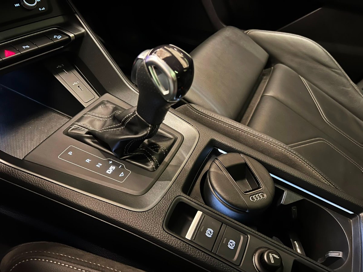 Audi Q3 — foto 21 de 27