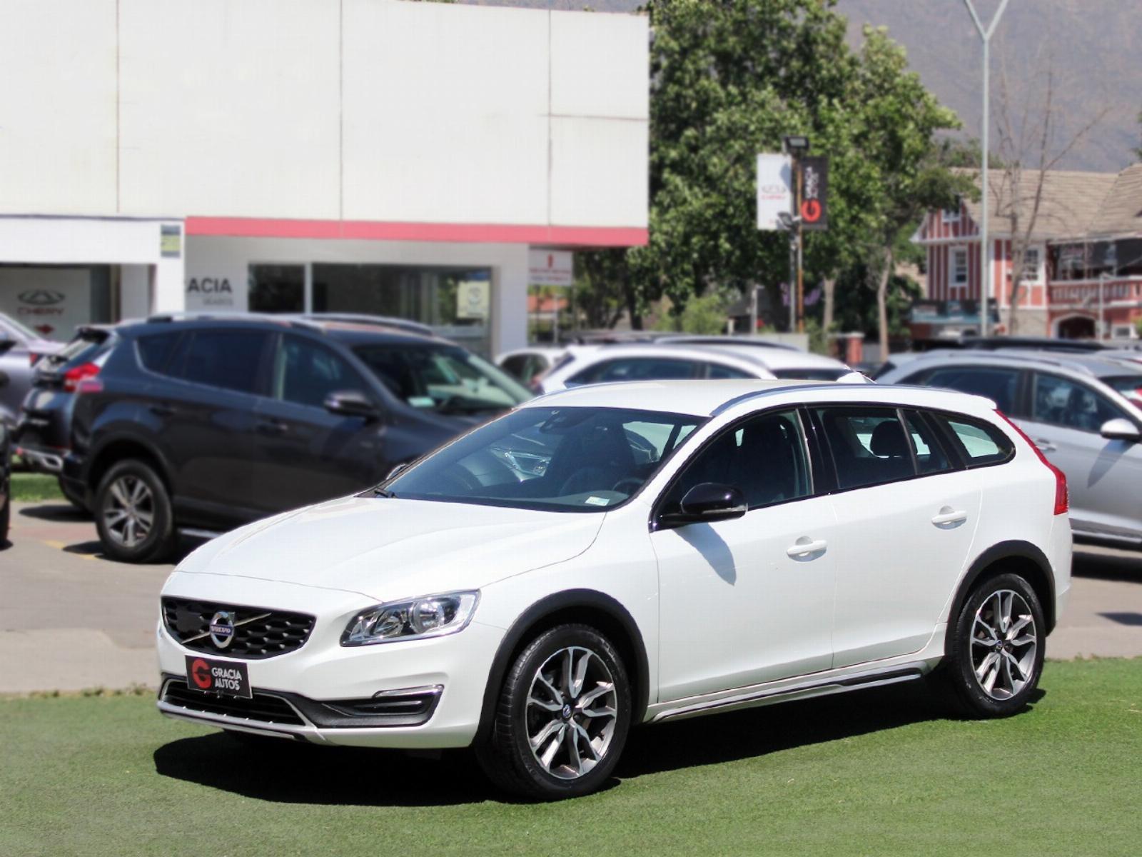 VOLVO V60 CROSS COUNTRY D4 AWD 2.4 COMFORT AUT 2017 - FULL MOTOR