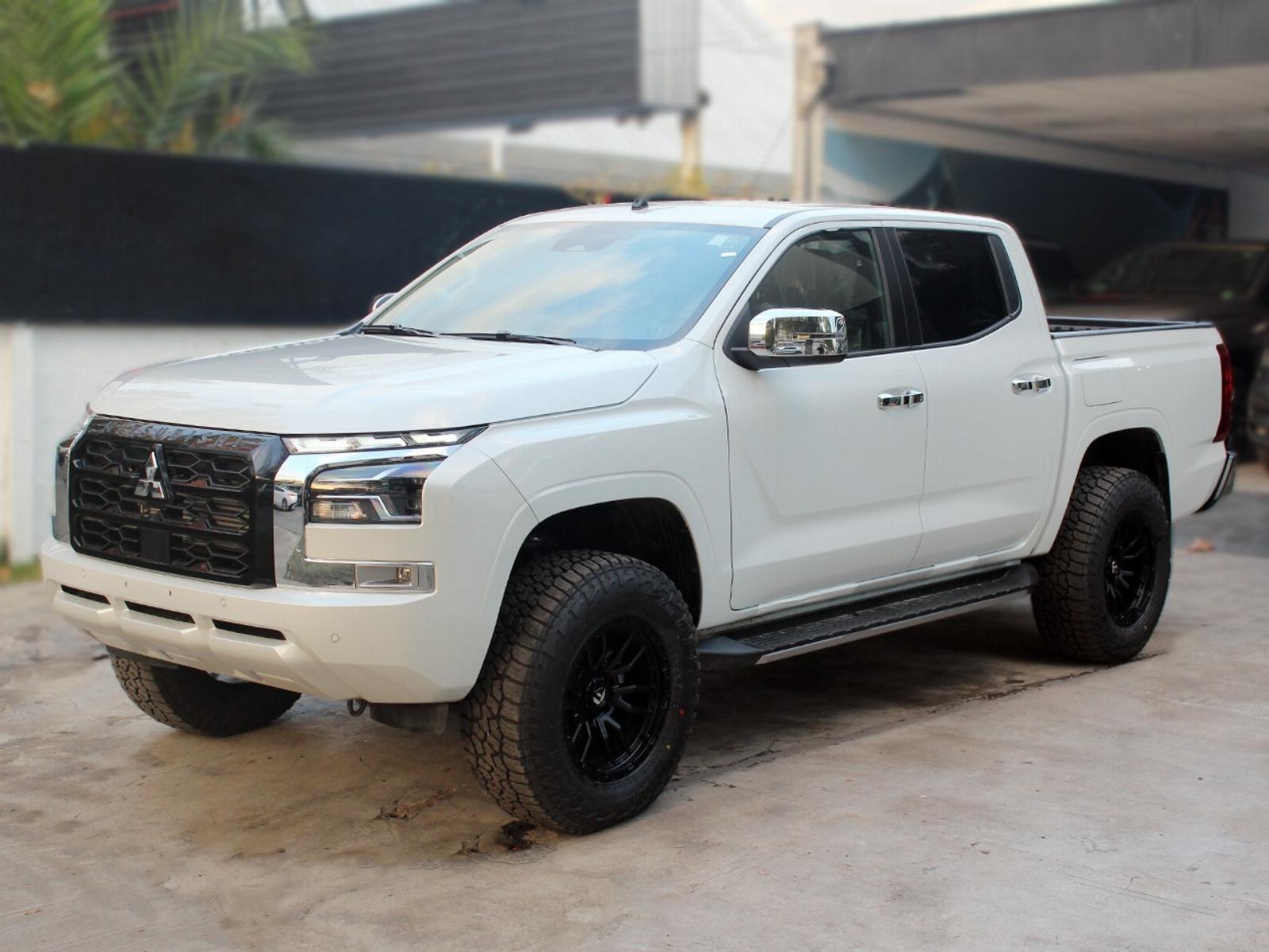 MITSUBISHI L200 DAKAR XR MT 4X4 EDICION LIMITADA  2025  - GRACIA AUTOS