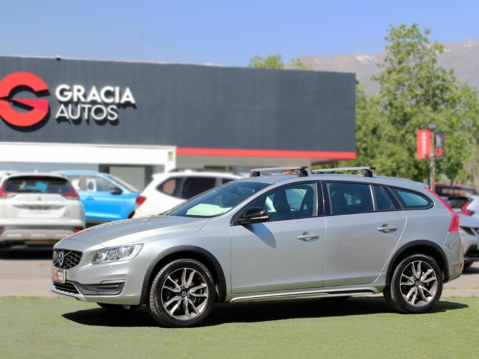 VOLVO V60 CC D4 COMFORT AWD 2.4 2017  - GRACIA AUTOS