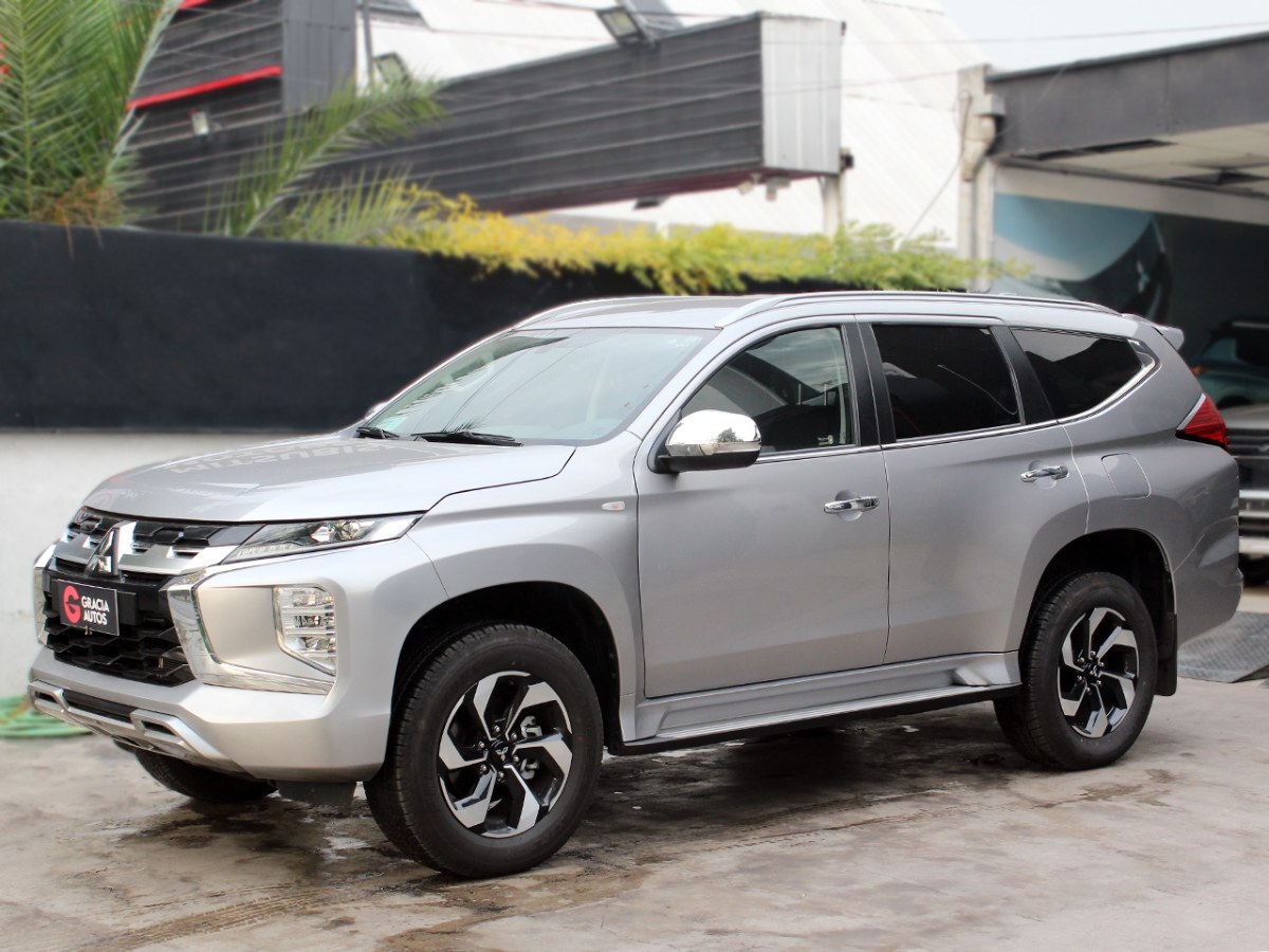 MITSUBISHI MONTERO SPORT 3.0 2WD AT 2025  - GRACIA AUTOS