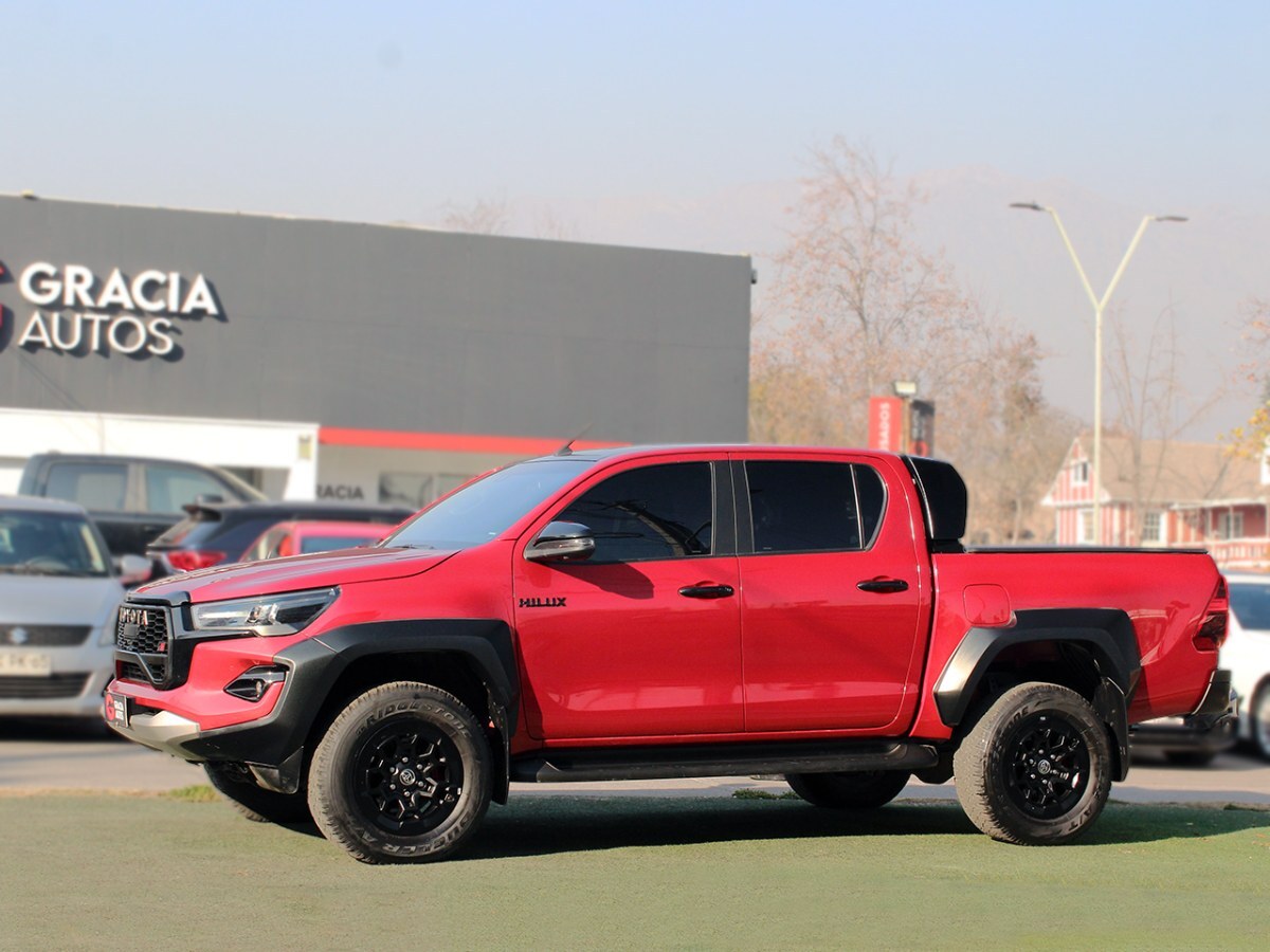 TOYOTA HILUX 2.8 GR-S DIESEL 4X4 AT FACTURABLE 2024  - GRACIA AUTOS