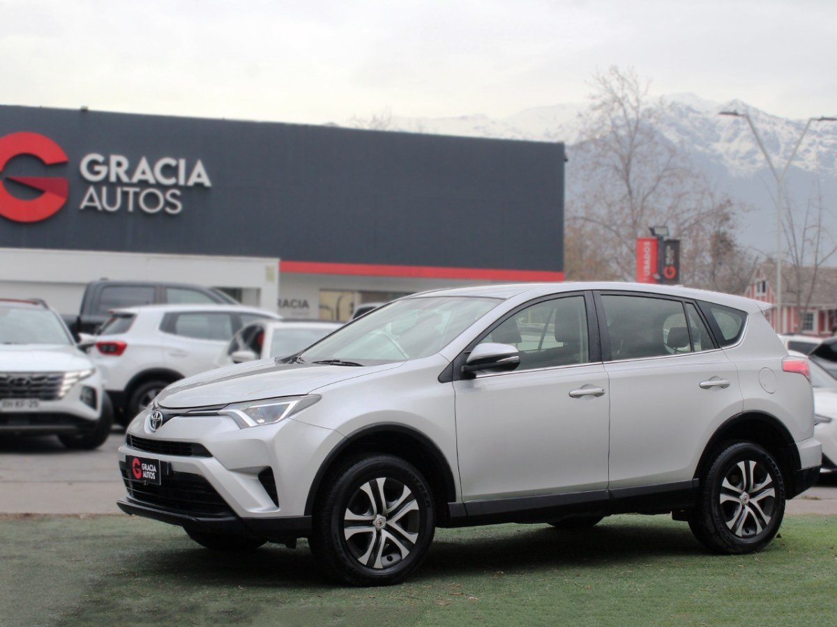 TOYOTA RAV 4 2.0 LUJO 4X4 MT 2017  - GRACIA AUTOS