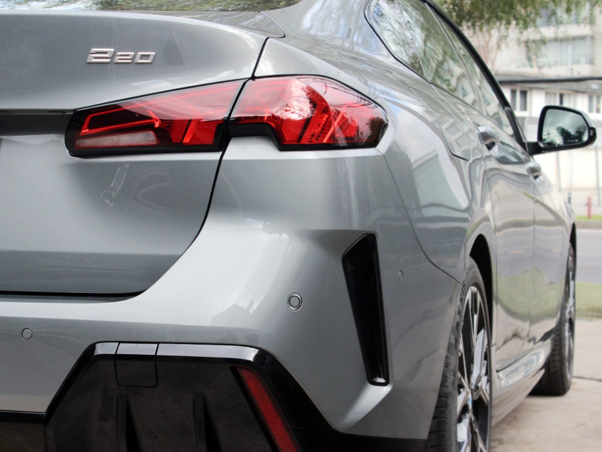 BMW 220 — foto 7 de 23