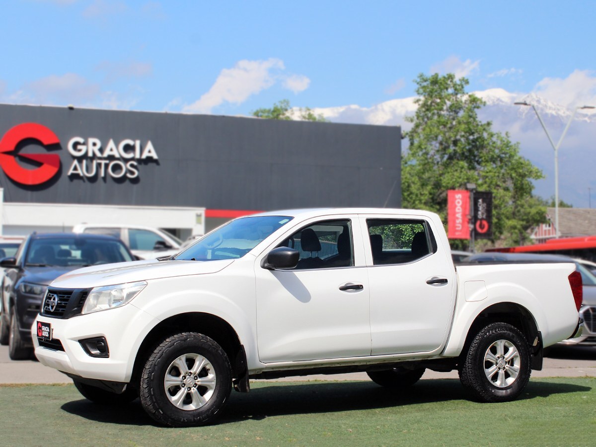 NISSAN NP300 2.3 SE DIESEL 4WD DOB CAB MT 4P 2019  - GRACIA AUTOS