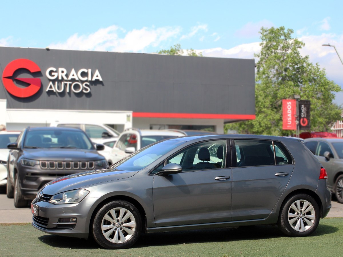VOLKSWAGEN GOLF 1.6 4X2 AT 5P 2015  - GRACIA AUTOS