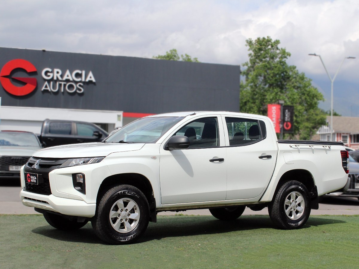 MITSUBISHI L200 KATANA CRM 4X4  2023  - GRACIA AUTOS