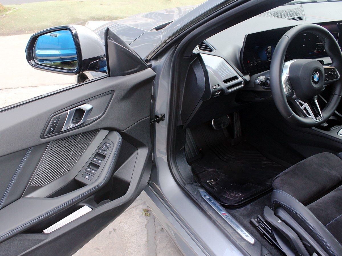 BMW 220 — foto 17 de 23