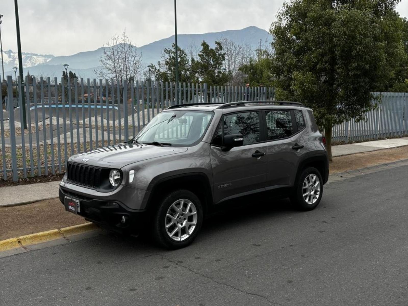 JEEP RENEGADE Sport 1.8MT 2022 Único dueño - FULL MOTOR