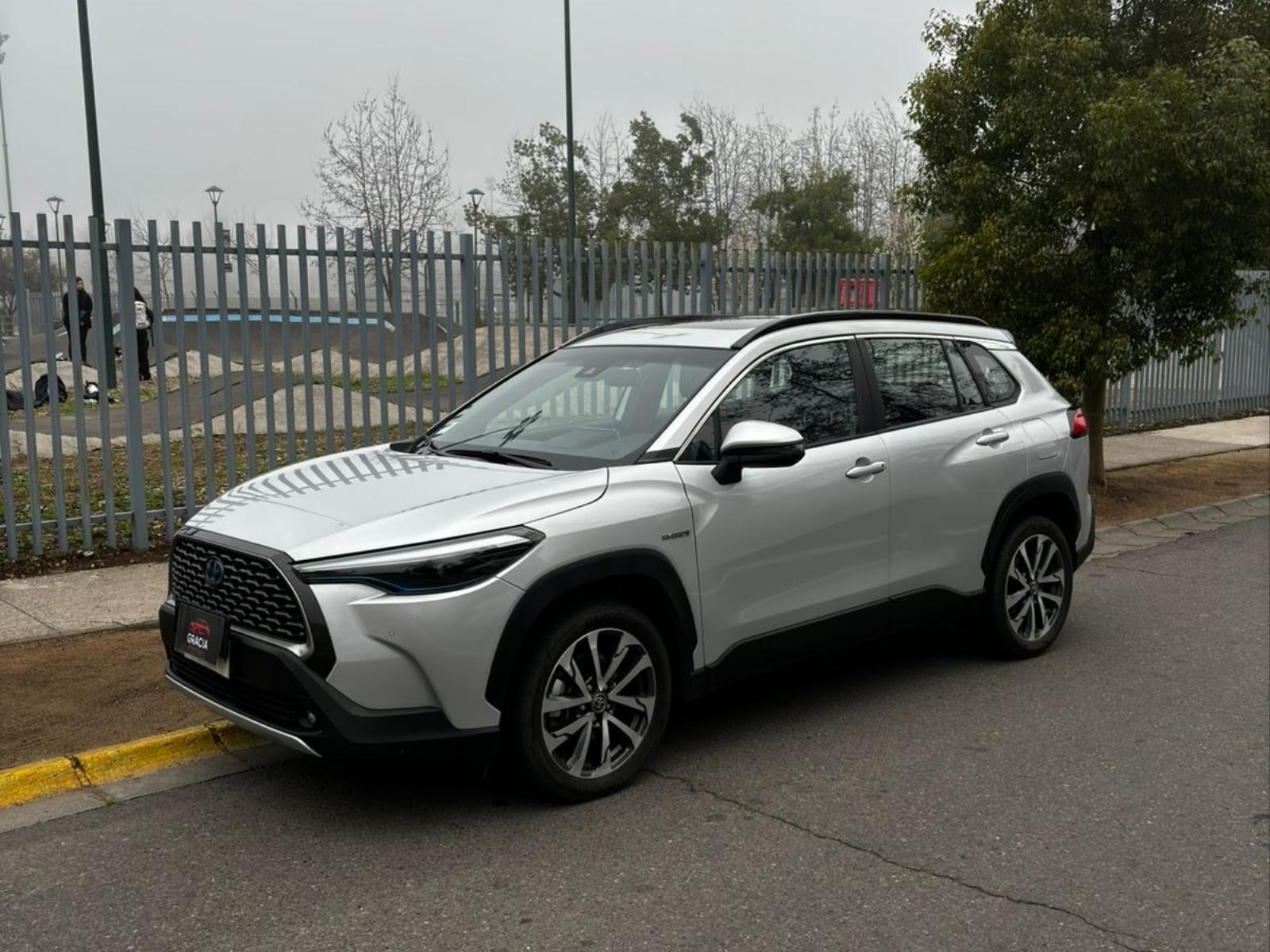 TOYOTA COROLLA CROSS 1.8 HEV SEG 2023 Único dueño - 