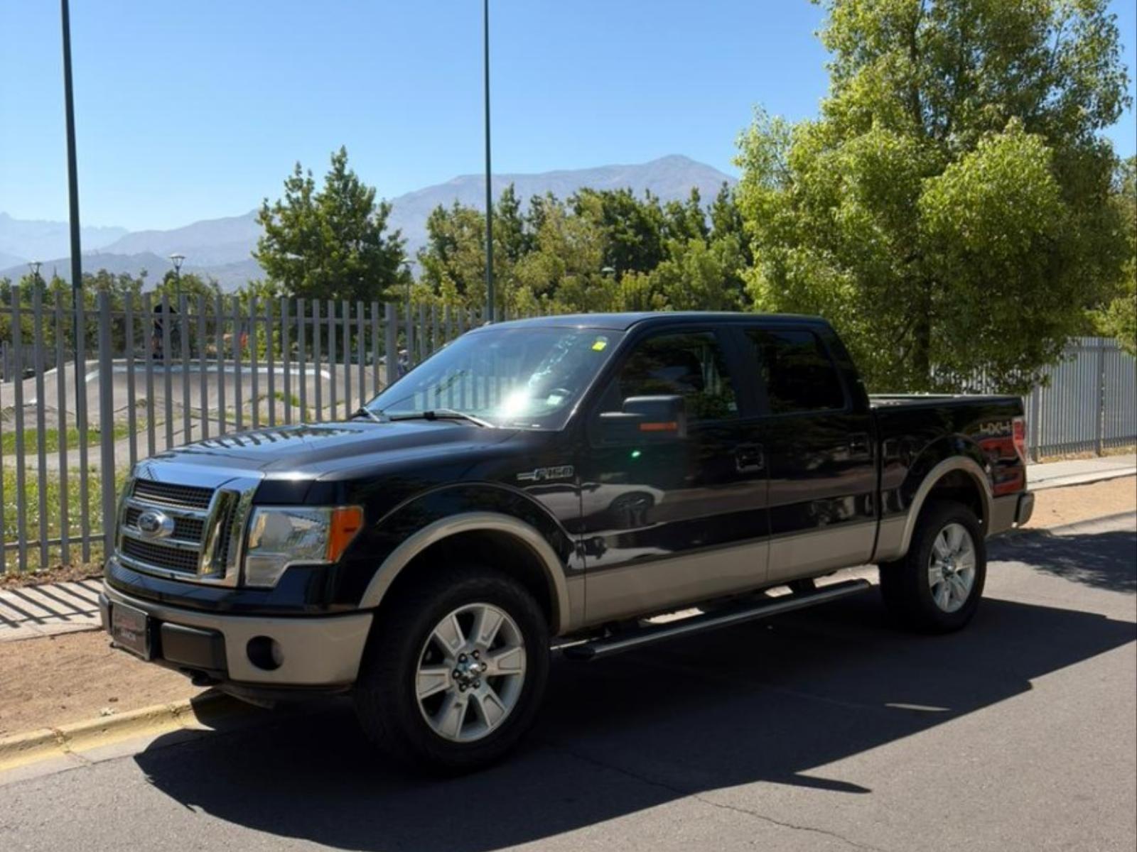 FORD F-150 SUPERCREW LARIAT 5.4 4x4 2011 Poco kilometraje - FULL MOTOR
