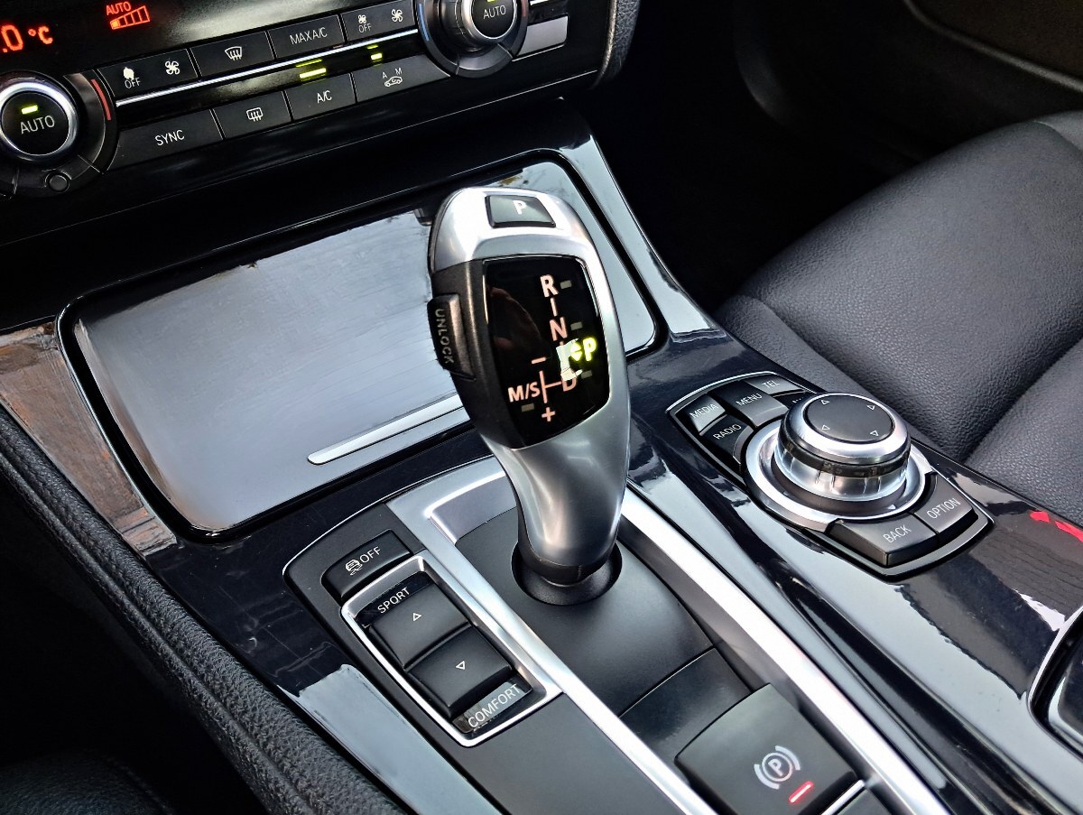BMW 520 — foto 12 de 31