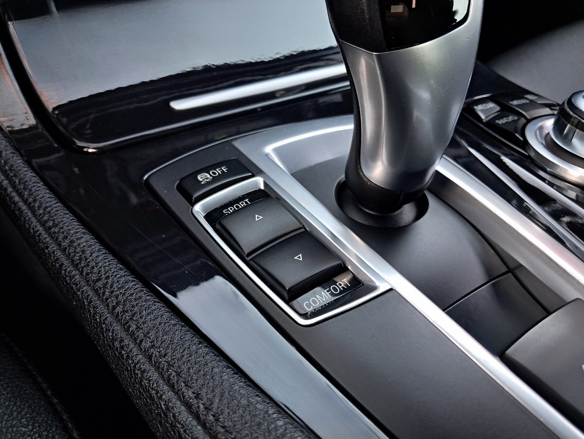 BMW 520 — foto 13 de 31
