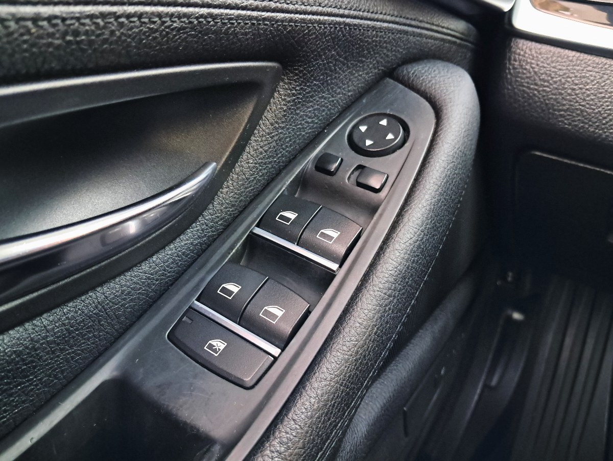 BMW 520 — foto 17 de 31