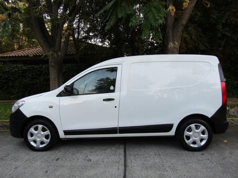 RENAULT DOKKER III 1.6 Muy buen estado.  2016 Furgón 5 puertas. 1 dueño.  - JULIO INFANTE