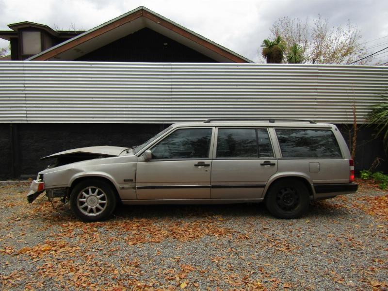 VOLVO 940 automatica, cuero 1996 escucho ofertas. chocada adelante  - JULIO INFANTE