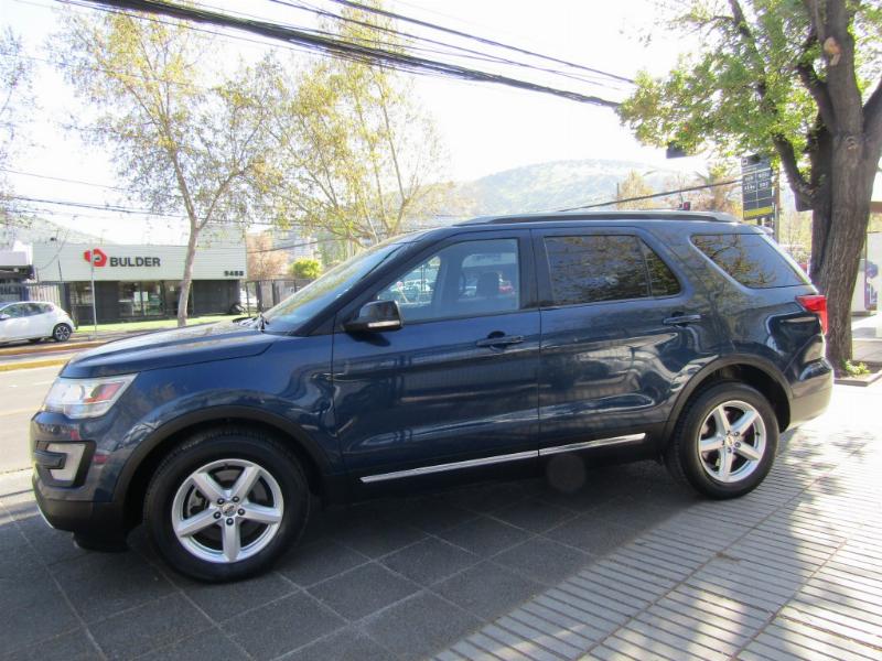 FORD EXPLORER 3.5 XLT 4x2 Aut.  2017 3 corridas. 1 dueño. Mantencion Ford recién Hecha  - JULIO INFANTE