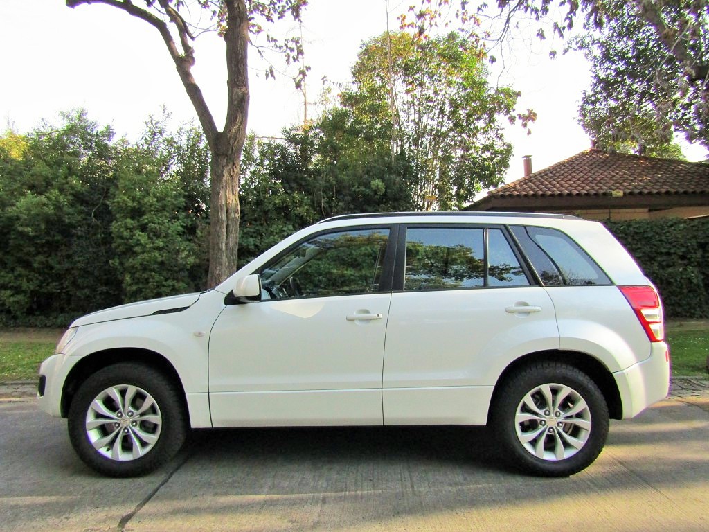 SUZUKI GRAND NOMADE GLX SPORT 2.4 2015 Impecable. 99 mil km.  - JULIO INFANTE