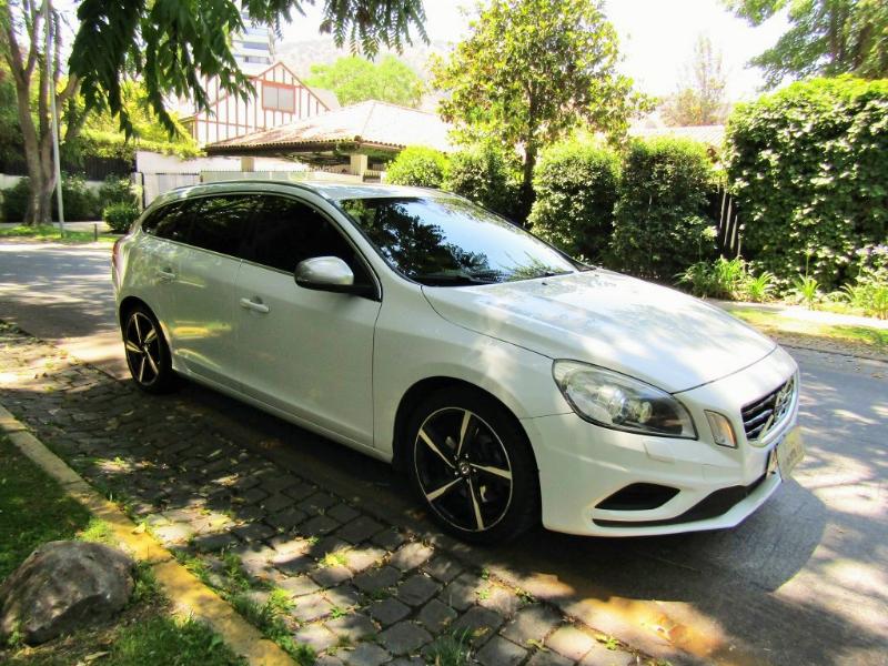 VOLVO V60 T6 R desing Polestar 2012 AWd, cuero, sunroof, 335 hp. mantenciones.  - JULIO INFANTE
