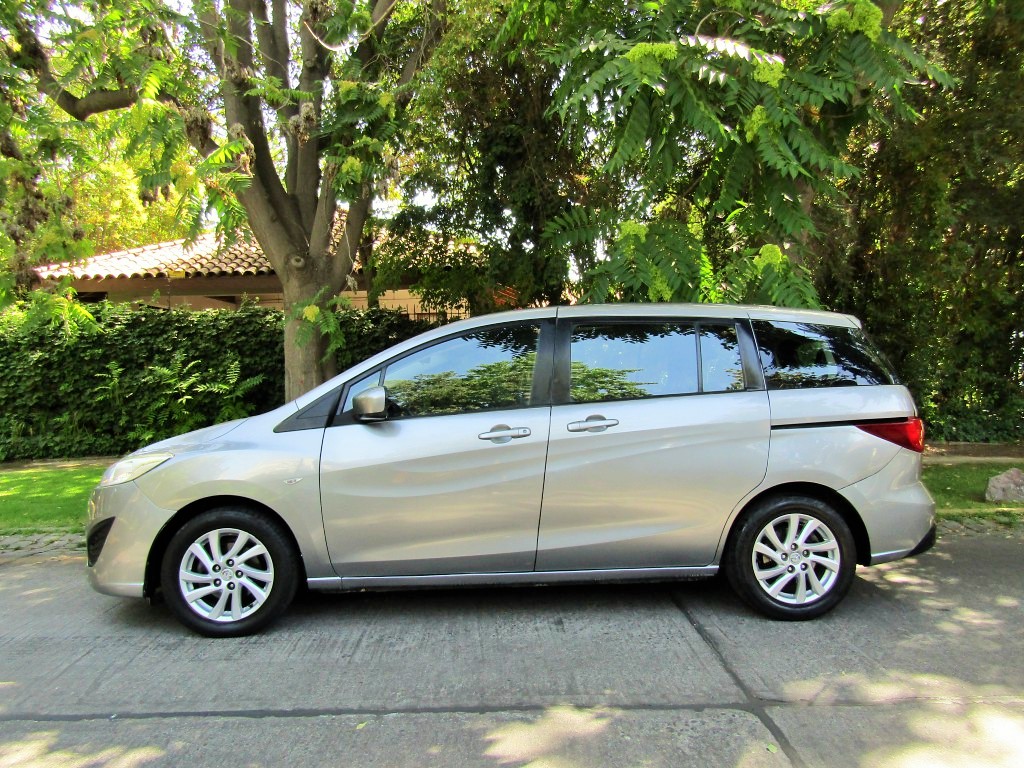 MAZDA 5 2.0 Autom 3 corridas 2011 Sunroof. Puertas correderas. 1 dueña.   - 