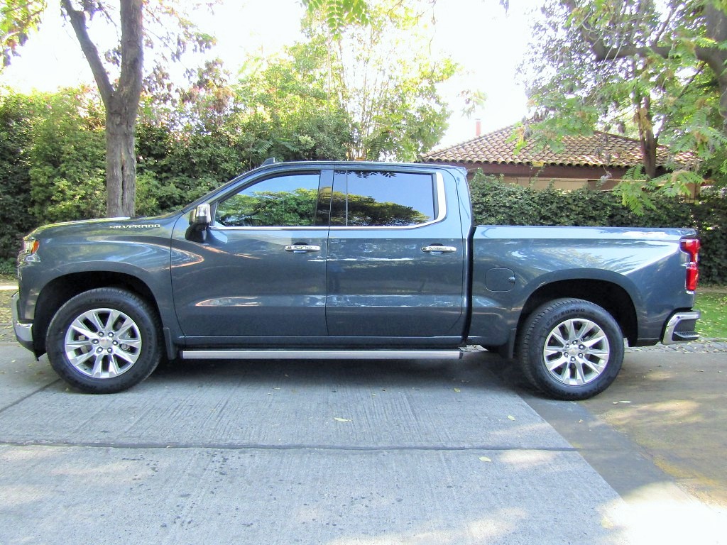 CHEVROLET SILVERADO LTZ 4X4  5.3 DCab Autom 2020 Máximo equipo. como nueva. Mantención hecha  - JULIO INFANTE