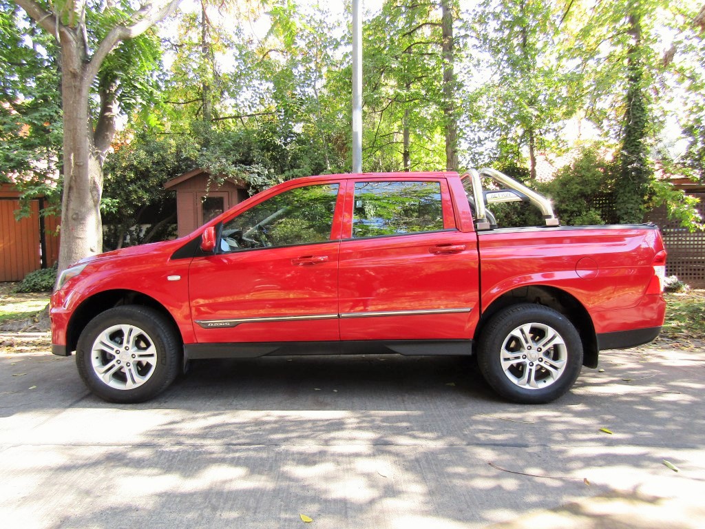 SSANGYONG ACTYON SPORT 4X4 2.0  2015 Diesel Automatica. 1 dueño. impecable estado.  - 