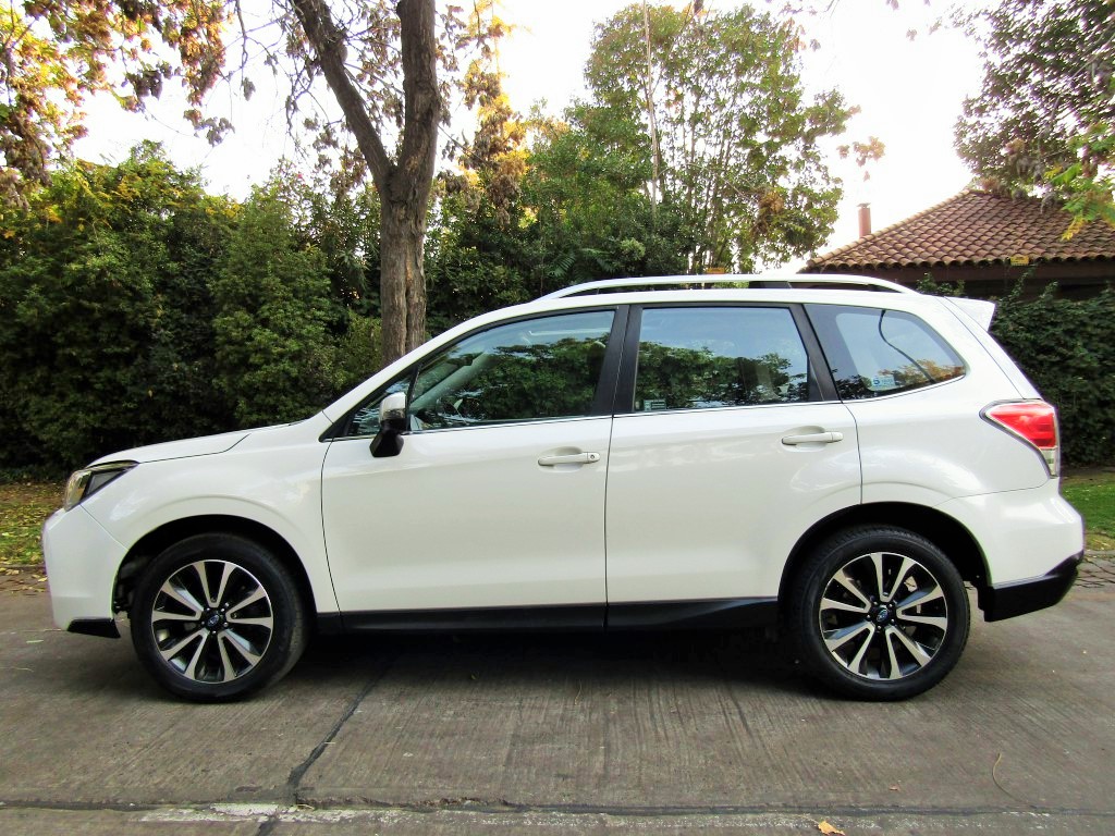 SUBARU FORESTER LIMITED DIESEL  2016 AWD CVT 2.0 cuero, Sunroof. Mantenciones,  - 