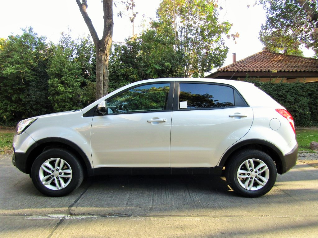 SSANGYONG KORANDO 2.0 MT 2019 22 mil km . mec de 6. AC. Perfecto estado.  - JULIO INFANTE