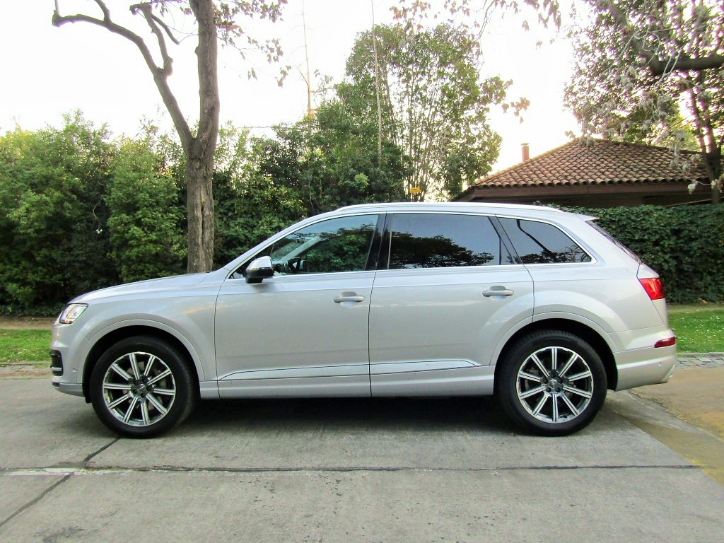 AUDI Q7 3.0 TDI  Design 2017 Diesel 4, cuero 3 corridas, panorámico.  - JULIO INFANTE