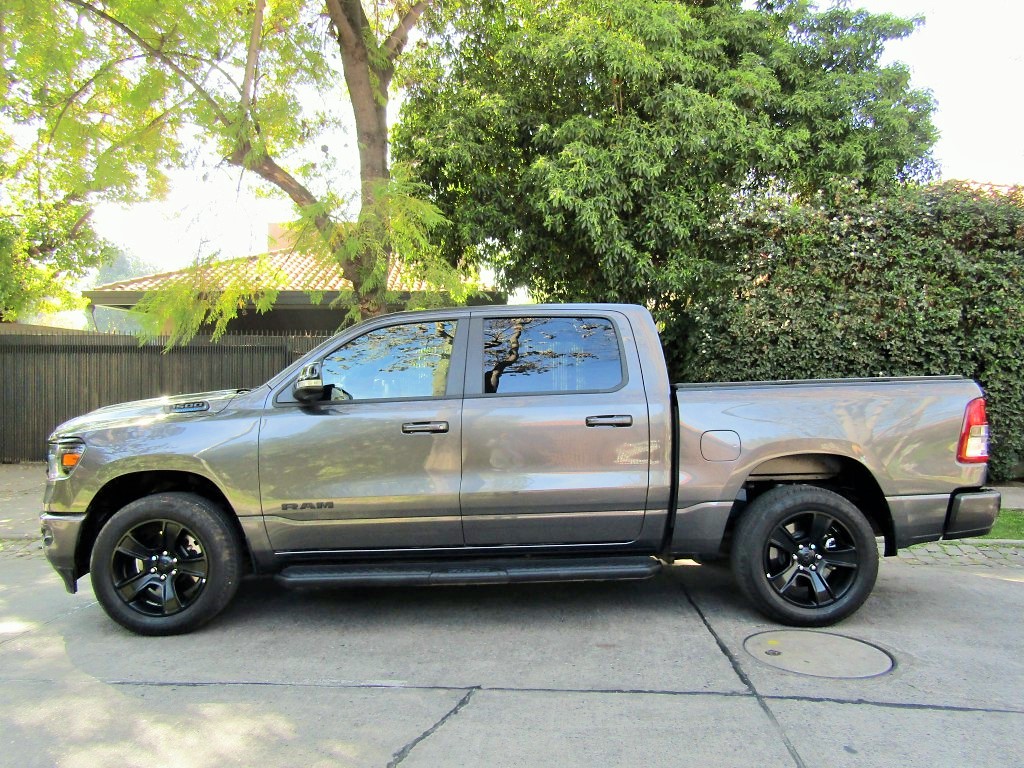RAM 1500 Crew Cab Big Horn 4x4 3.6 aut 2022 VALOR MAS IVA. SE VENDE CON FACTURA  - FULL MOTOR