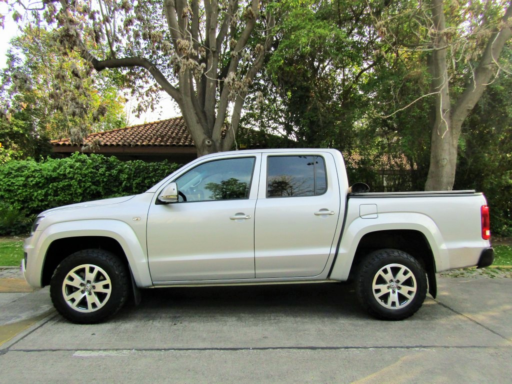 VOLKSWAGEN AMAROK Comfortline 4WD 2.0 Aut. 2020 1 dueño. Impecable estado.  - FULL MOTOR