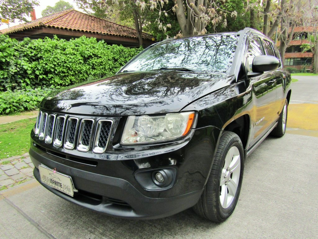 JEEP COMPASS 2.4 Sport Automatico.  2012 Perfecto estado. 2 llaves. IMPECABLE  - JULIO INFANTE