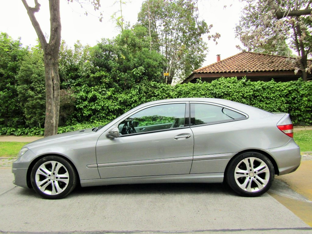 MERCEDES-BENZ C180 CLC 1.8 Autom.  2011 1 Dueña. impecable estado. solo 146 mil km.  - JULIO INFANTE
