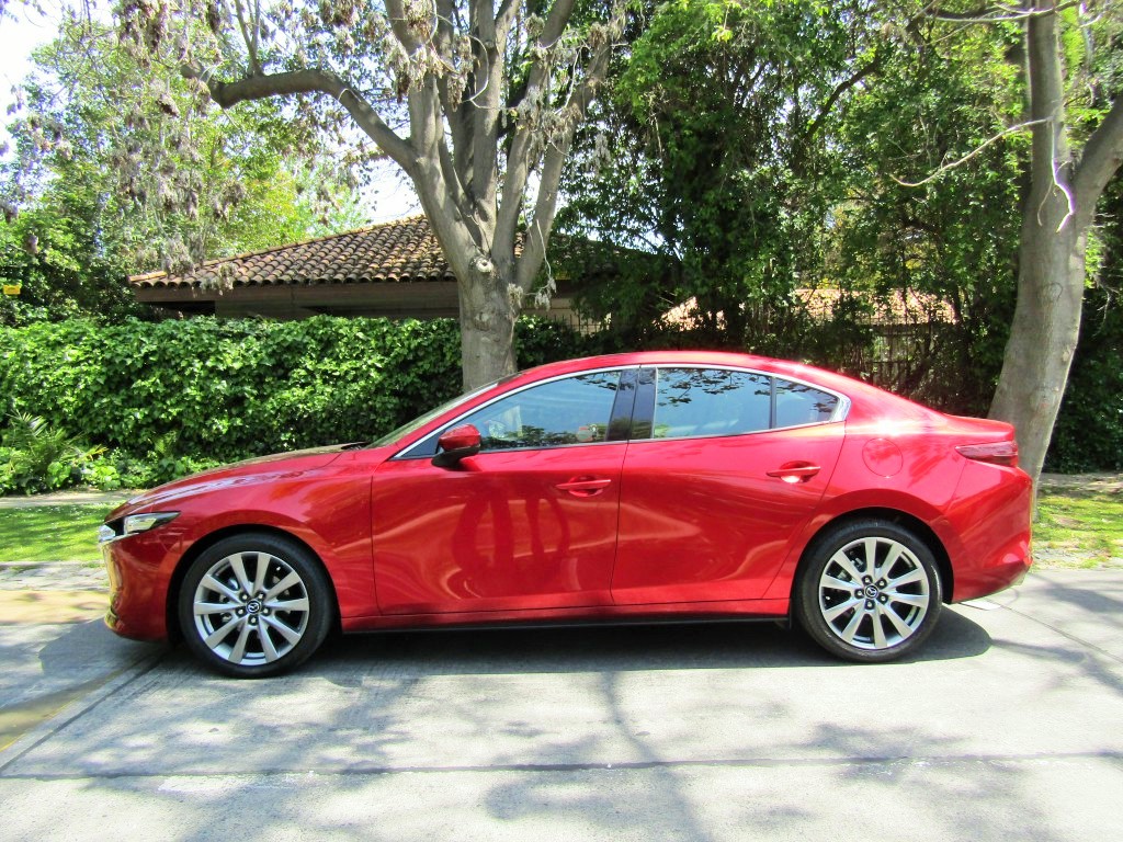 MAZDA 3 2.5 sedan GTX  2020 cuero sunroof 1 mil km. Nuevo.  - 