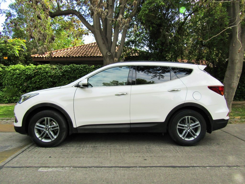HYUNDAI SANTA FE CRDI GLS 2.2 2017 Diesel, 3 corridas, 4x2 1 dueña. 75 mil km.   - JULIO INFANTE