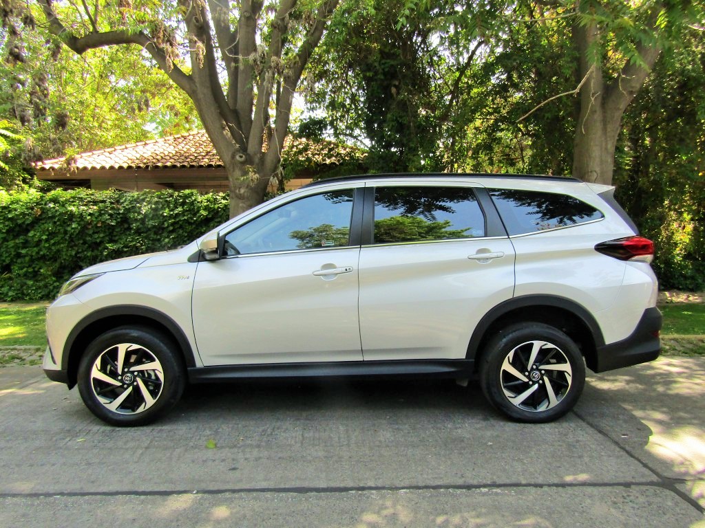 TOYOTA RUSH 4x2 1.5 Aut. 8 airbags 2021 3 corridas. Como nuevo. 21 mil km.  - JULIO INFANTE