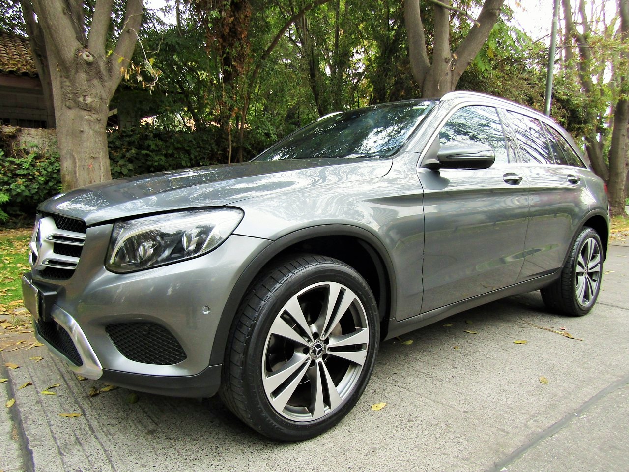 MERCEDES-BENZ GLC 250 cuero sunroof  2017 climatizador. muy buen estado.  - 