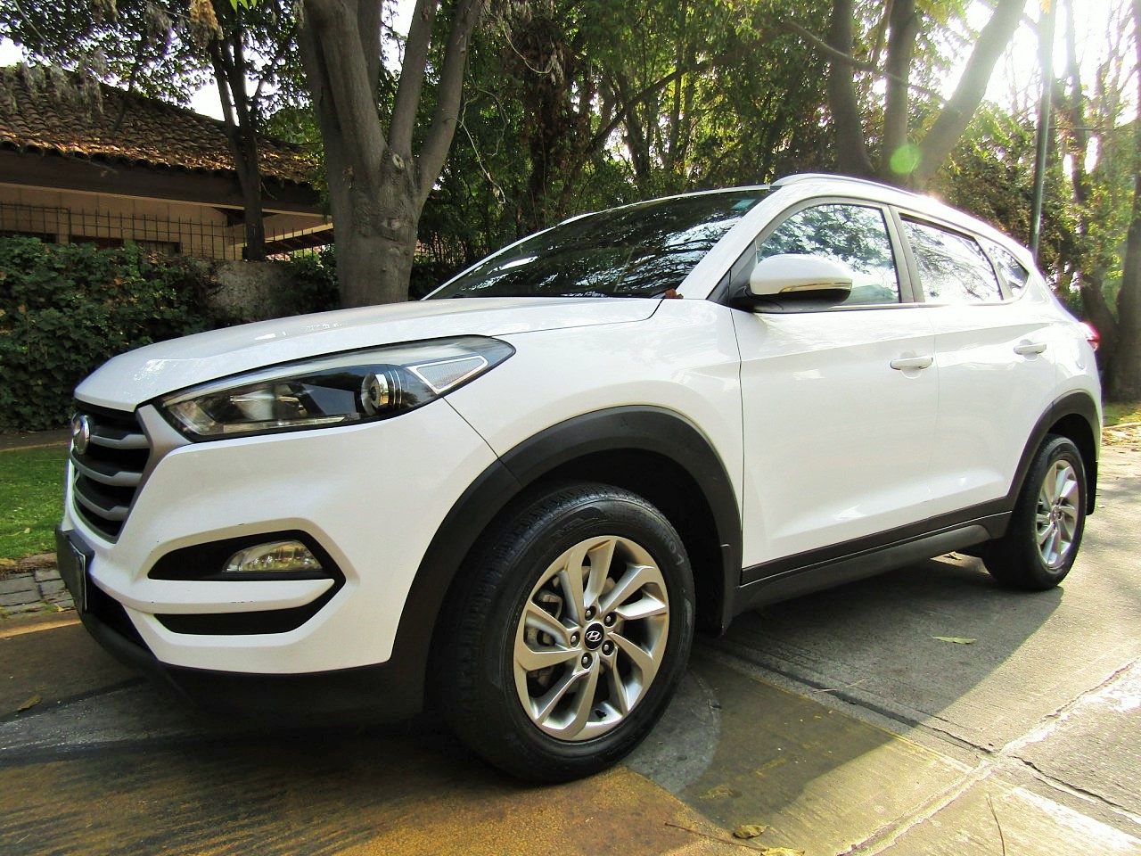 HYUNDAI TUCSON TL GL 2.0 2017 Automática, navegador, cámara estacionamiento.  - JULIO INFANTE