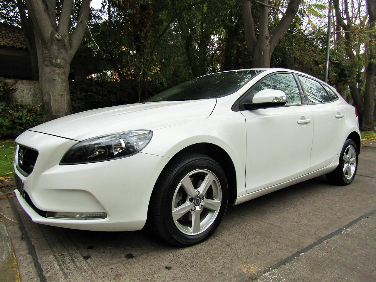 VOLVO V40 D2 2017  - JULIO INFANTE