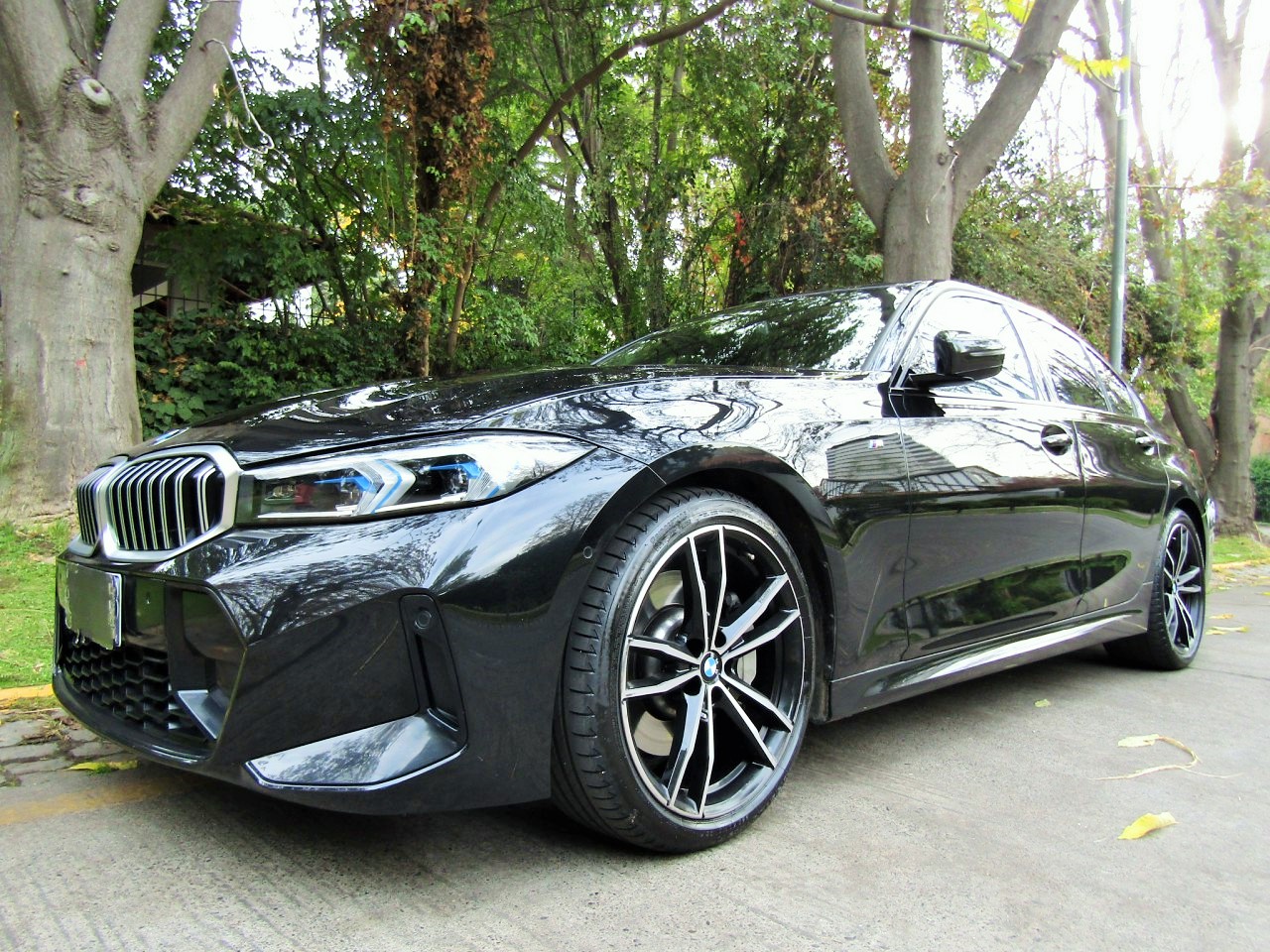 BMW 330 330I A M Sport 2023 mantenciones W.B.M como nuevo.  - JULIO INFANTE