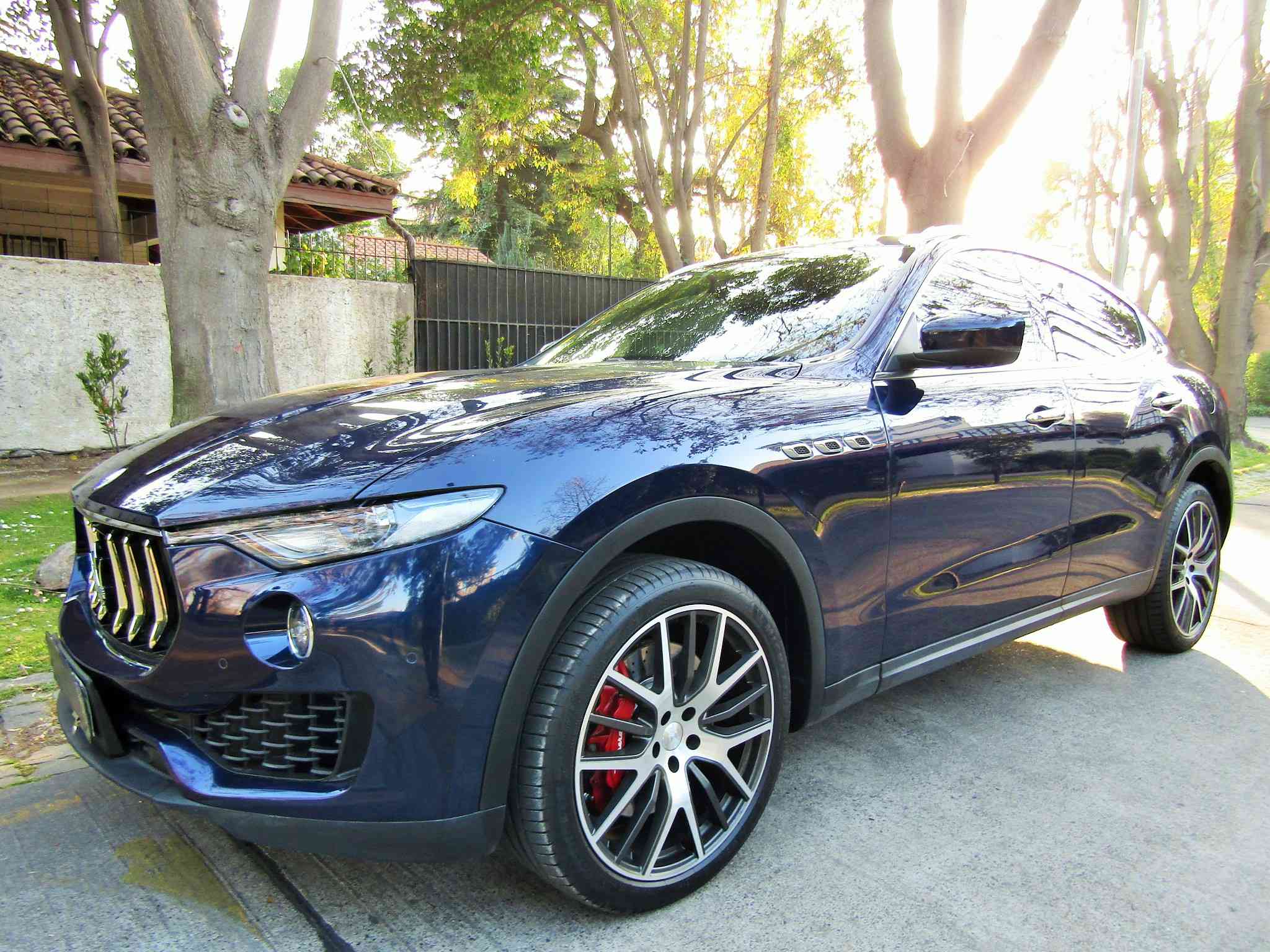 MASERATI LEVANTE 4x4 3.0 autom 2019 nueva. 39 mil km. 2 dueños. Gte. de maserati y el  - 