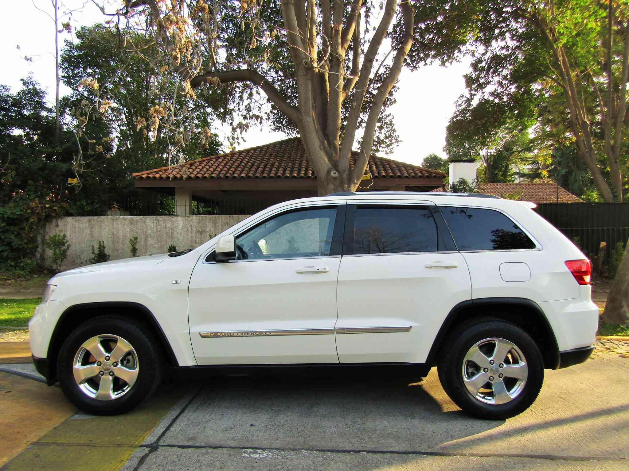 JEEP GRAND CHEROKEE Laredo 4x4 3.6 2012 1 dueño. mantención al día, impecable - 