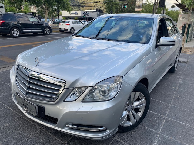 MERCEDES-BENZ E200 CGI Blue Efficiency 1.8 2011 Mantenciones todo Kaufmann  1 dueña.  -