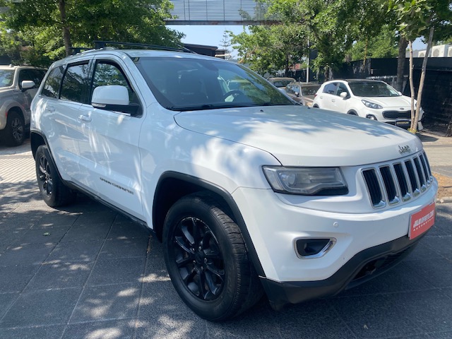 JEEP GRAND CHEROKEE Laredo 3.6 2013 aire airbags 2 dueños. Muy bueno. - FULL MOTOR
