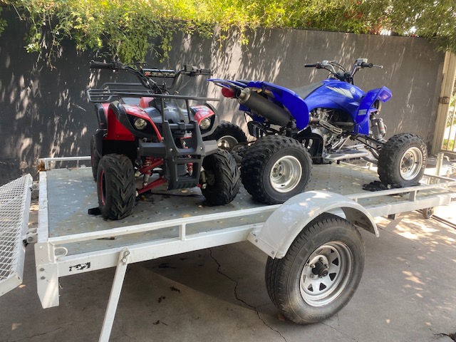 YAMAHA YZF 450 2 cuatriciclos y carro. 2012 Yamaha YFZ 450 + Moto infantil + Carro de arrastre - FULL MOTOR