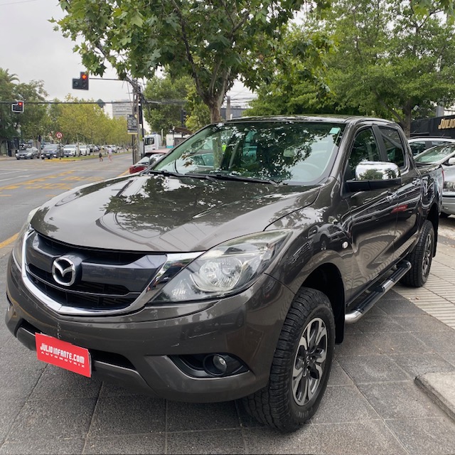 MAZDA BT-50 2.2 Diesel. 4x2 2021 Diesel. 1 dueño. Impecable estado. - FULL MOTOR