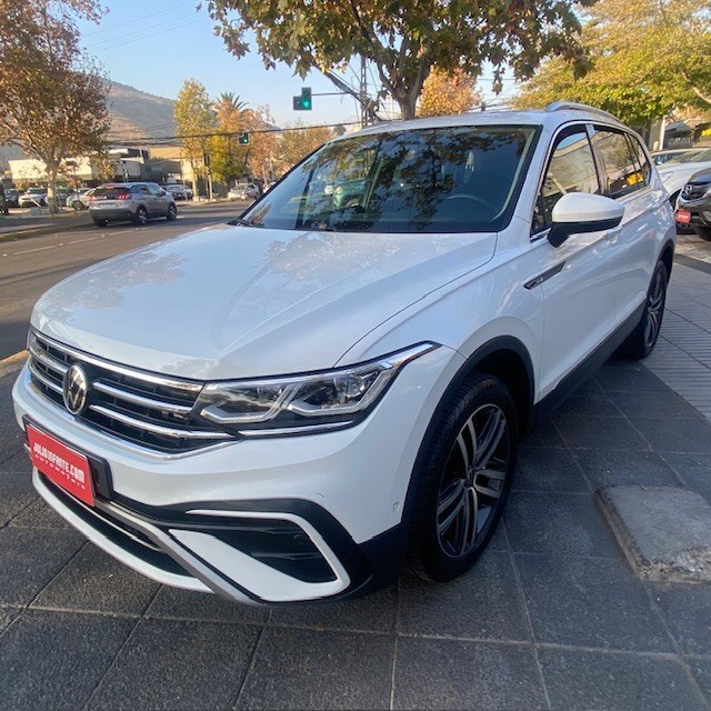 VOLKSWAGEN TIGUAN TSI 4x2 1.4  2023 Higline 3 corridas.  - FULL MOTOR